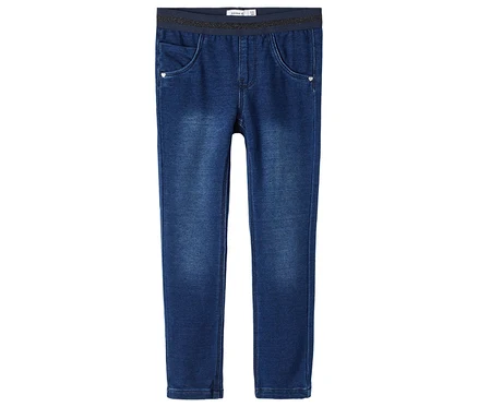 Jegging bleu NAME IT dans un style studio, vue de face.