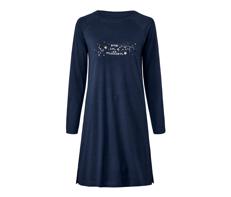Chemise de nuit bleu marine à manches longues avec l'inscription "one in a million".