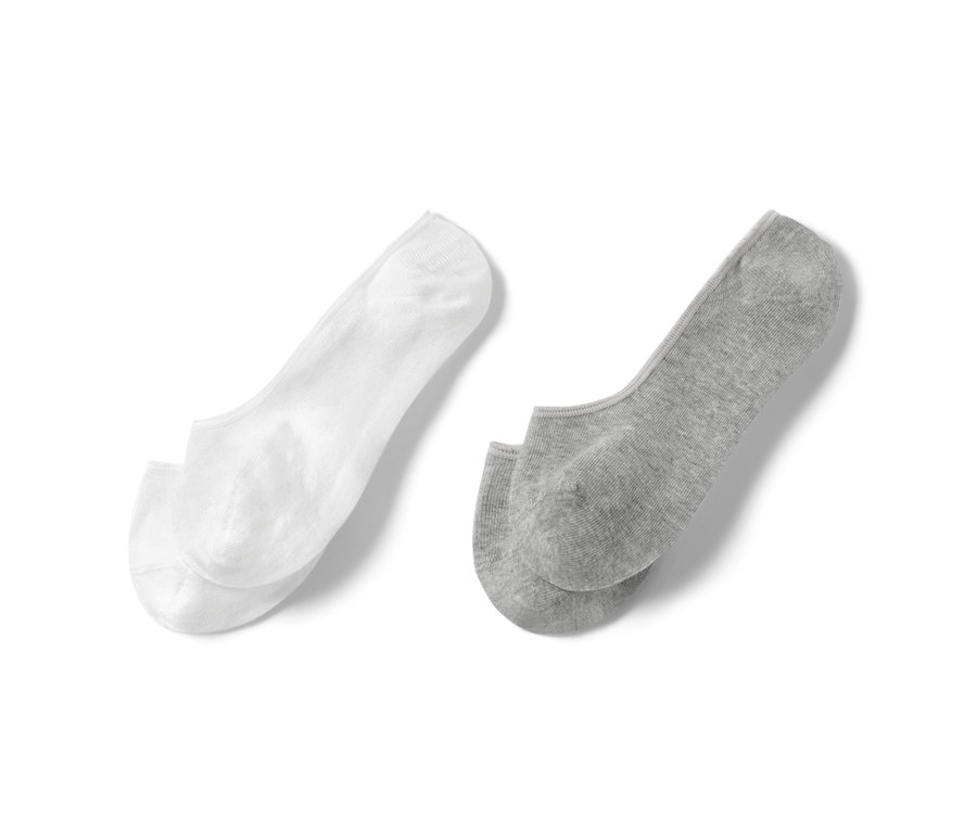 Deux paires de soquettes de sport invisibles, une paire blanche et une paire grise.