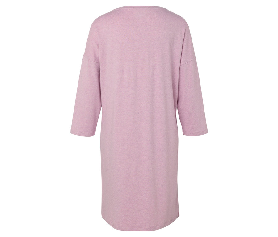 Vue arrière d'une robe t-shirt violet clair avec des manches trois-quarts.
