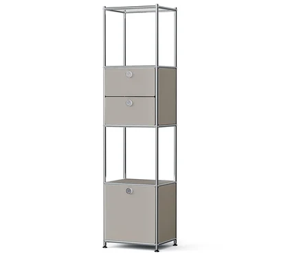 Étagère étroite avec un cadre en métal et trois boîtes beige.