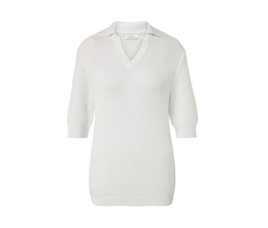 Pull d’été en maille blanc avec manches courtes et col.