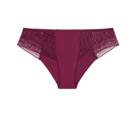Slip « Leila » Passionata bordeaux avec dentelle sur les côtés.