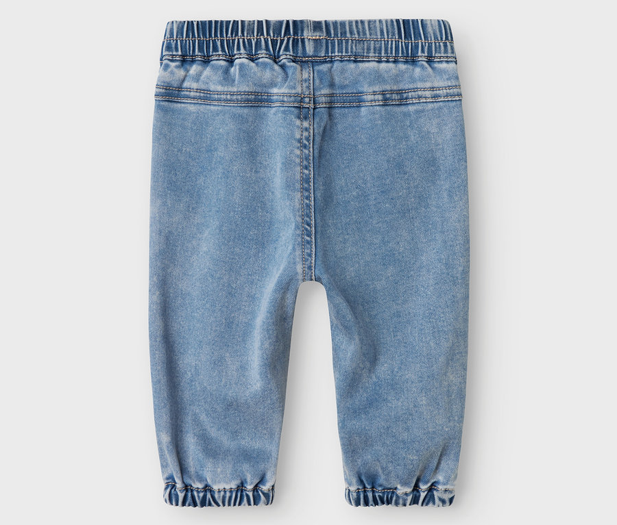 Vue arrière d'un jean bébé NAME IT bleu clair avec élastique.