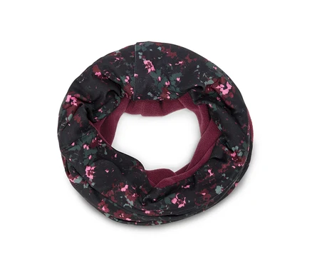 Cache-cou noir à motif floral rose, vert et bordeaux, avec intérieur en polaire bordeaux.