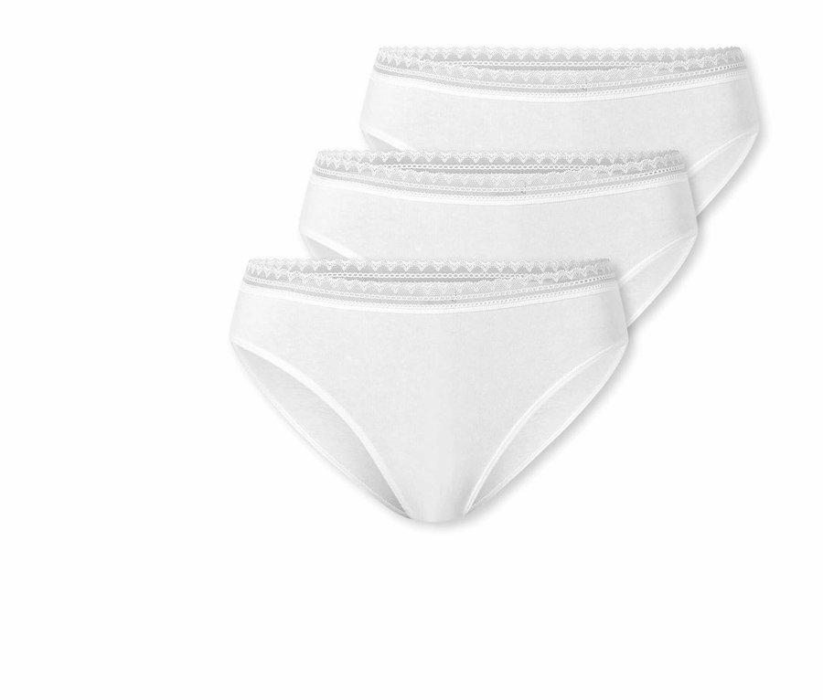 Trois slips Rio SCHIESSER blancs.