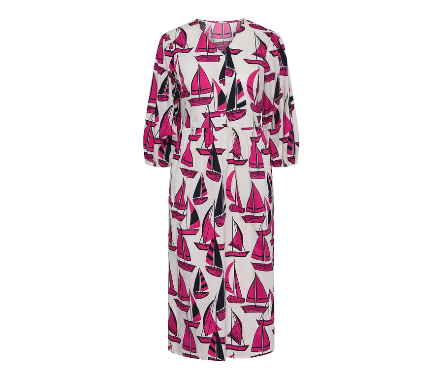Robe midi à imprimé de voiliers roses et noirs sur fond blanc.