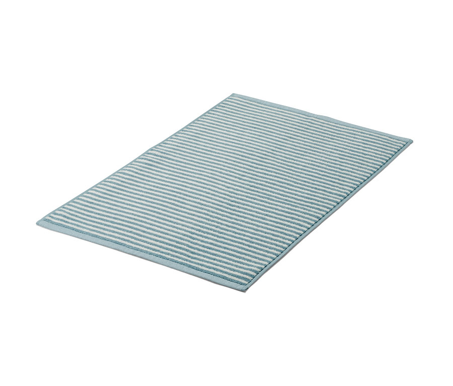 Tapis de douche de haute qualité bleu avec des rayures blanches.