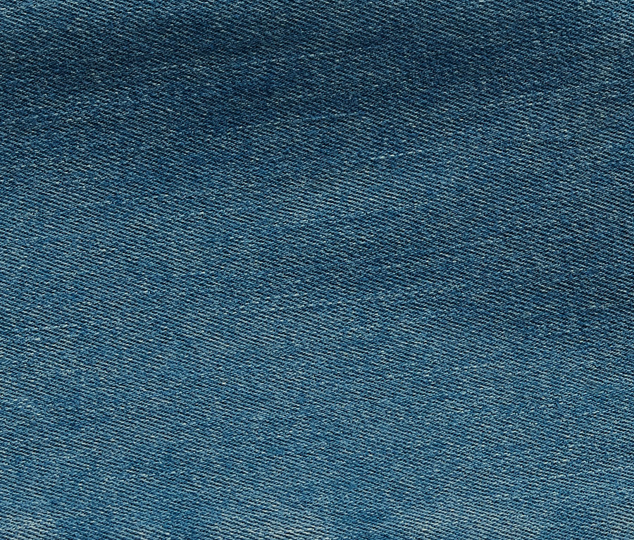 Gros plan sur un jean bleu pour enfant – Fit « Lotta ».