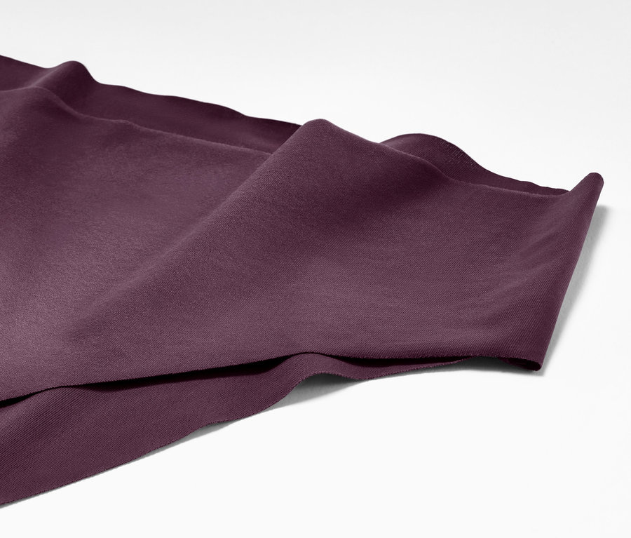 Gros plan de 2 Slips Magic Cut, aubergine.