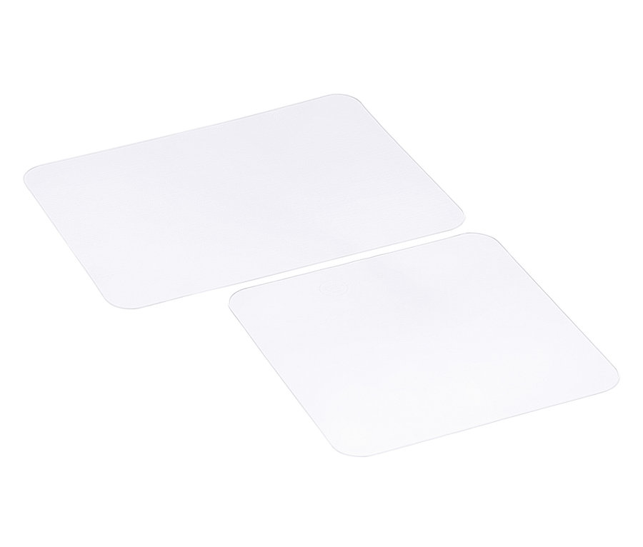 Deux films alimentaires en silicone sur fond blanc.