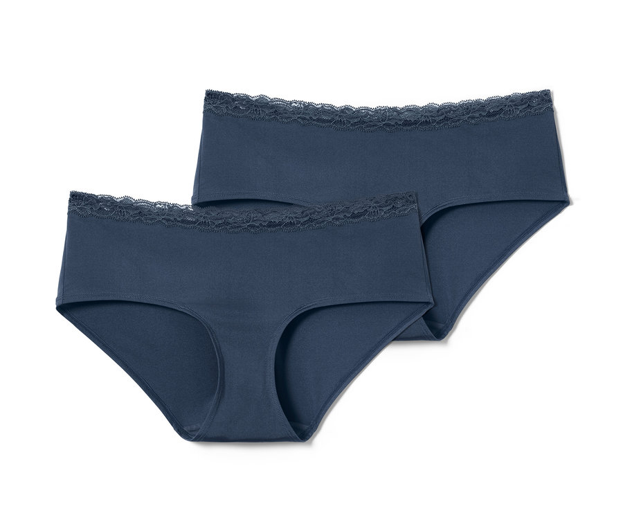 Deux culottes bleues avec de la dentelle.