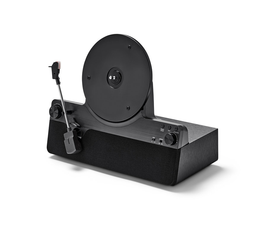 Platine verticale noire avec enceinte intégrée.