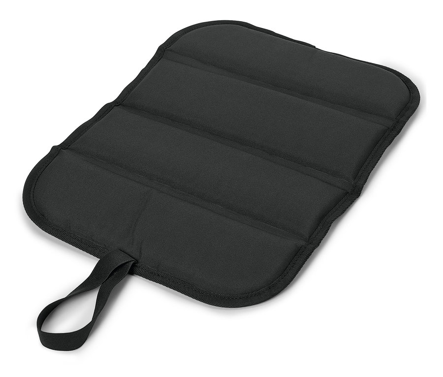 Un coussin de siège noir pliable avec une boucle.