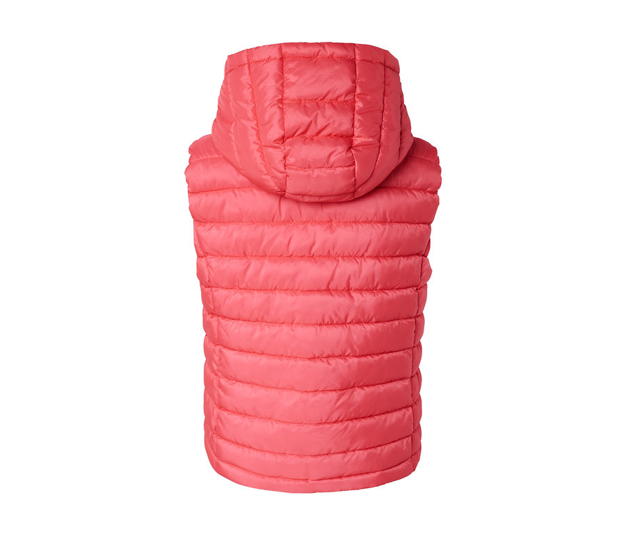 Vue détaillée de l'arrière d'un gilet sans manches matelassé à capuche.