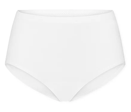 Un slip maxi SCHIESSER blanc sur fond blanc.