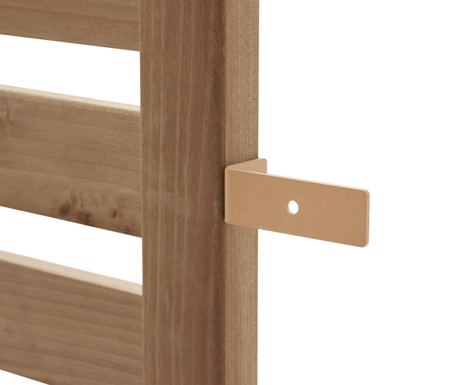 Vue détaillée d'une étagère en bois marron clair avec un support.