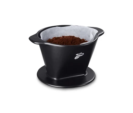 Filtre à café manuel noir, taille 101, avec un grain.