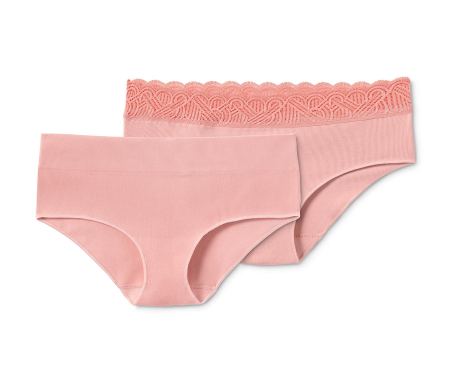 Deux culottes sans coutures.