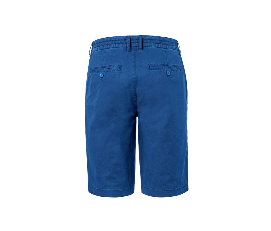 Vue détaillée de l'arrière d'un short chino bleu roi.