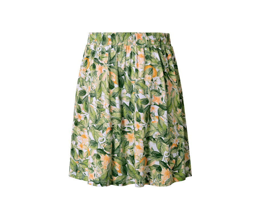Une robe en jersey imprimée avec des feuilles et des fleurs.