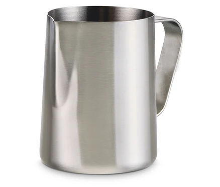 Pichet à lait en inox d'une capacité de 300 ml.