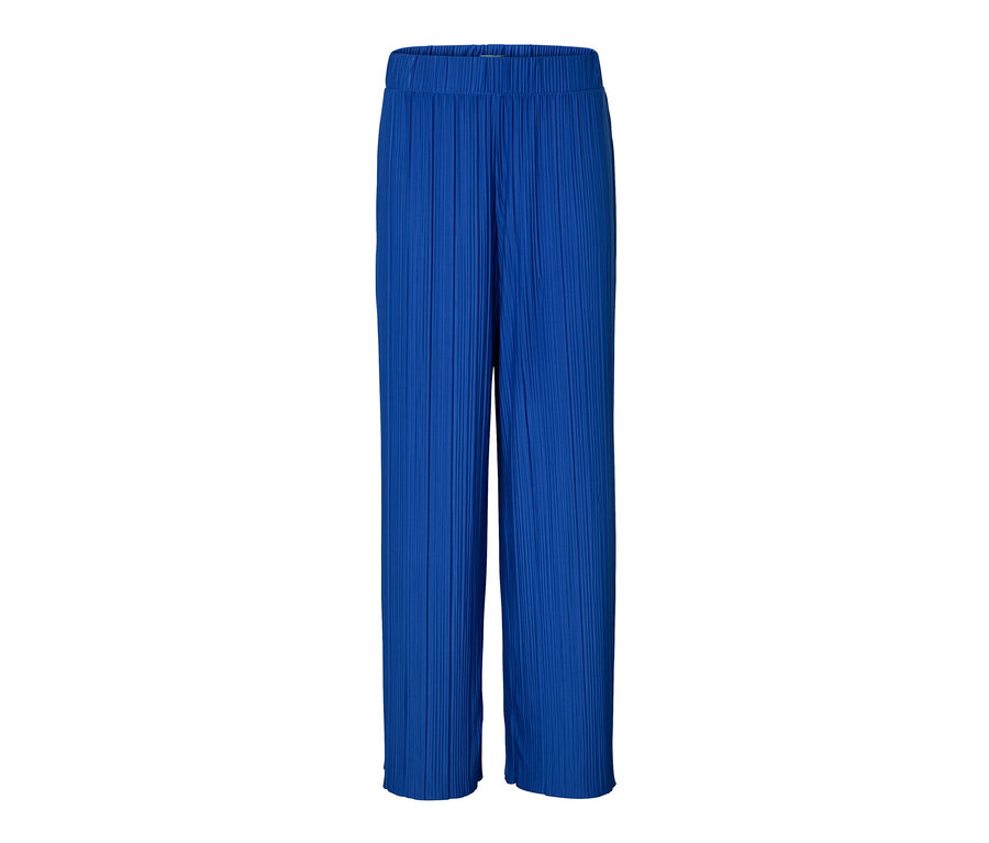 Pantalon plissé bleu cobalt sur fond blanc.