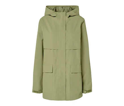 Veste de pluie verte à capuche.