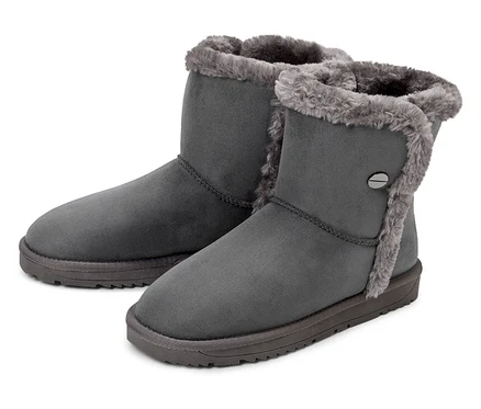 Deux bottines grises avec bordure en fourrure.