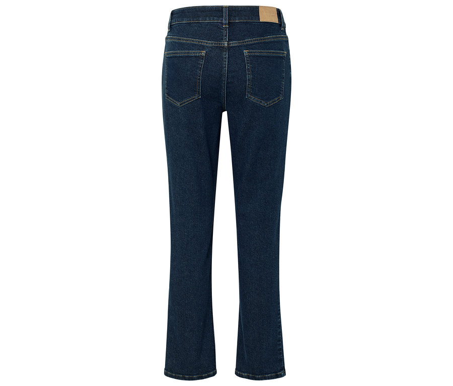 Gros plan sur l'arrière d'un jean bleu foncé.