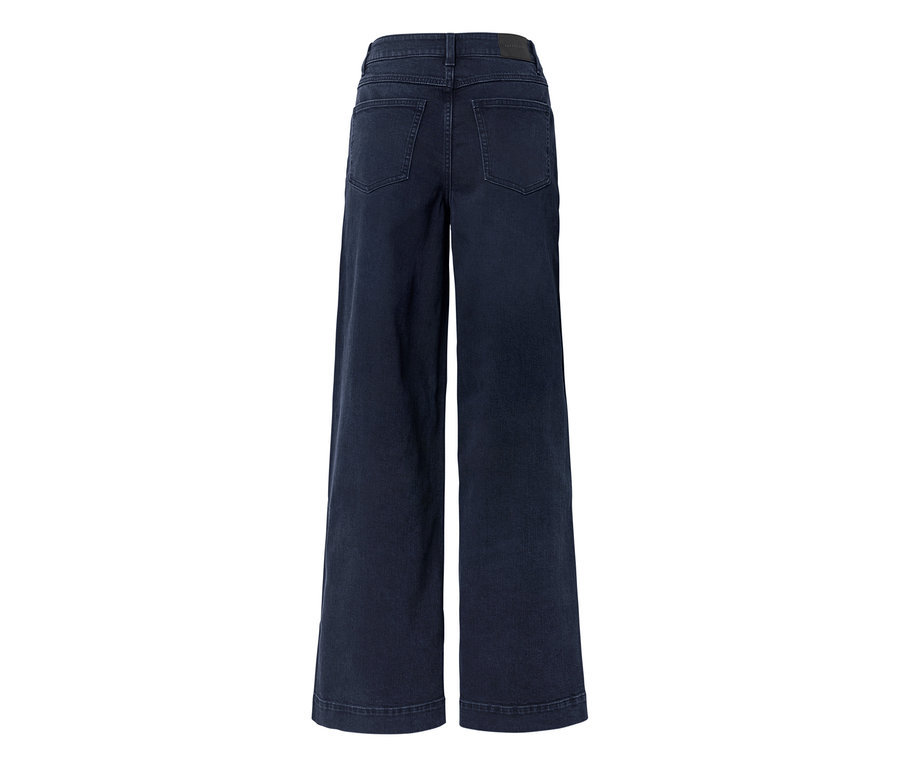 Vue de dos d'un jean bleu foncé à jambes larges avec deux poches arrière et une étiquette noire sur la ceinture.