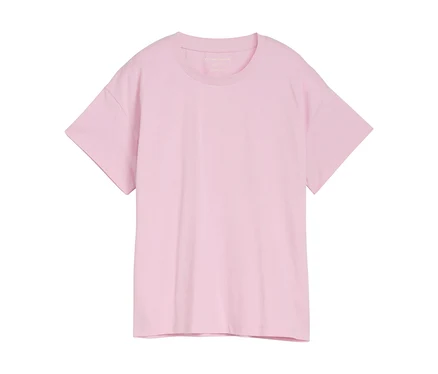 Le T-shirt rose avec imprimé Tom Tailor est posé à plat au centre de l'image.