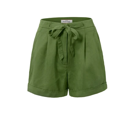 Short vert en mélange de lin avec un noeud à la taille.
