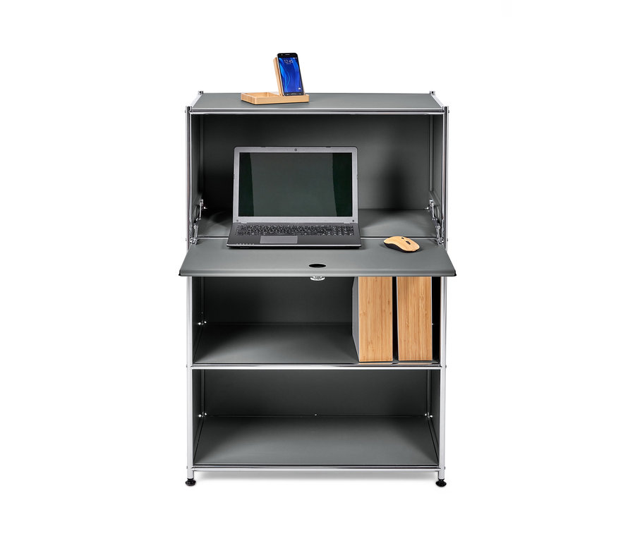 Secrétaire en métal gris « CN3 » avec ordinateur portable, téléphone et souris.
