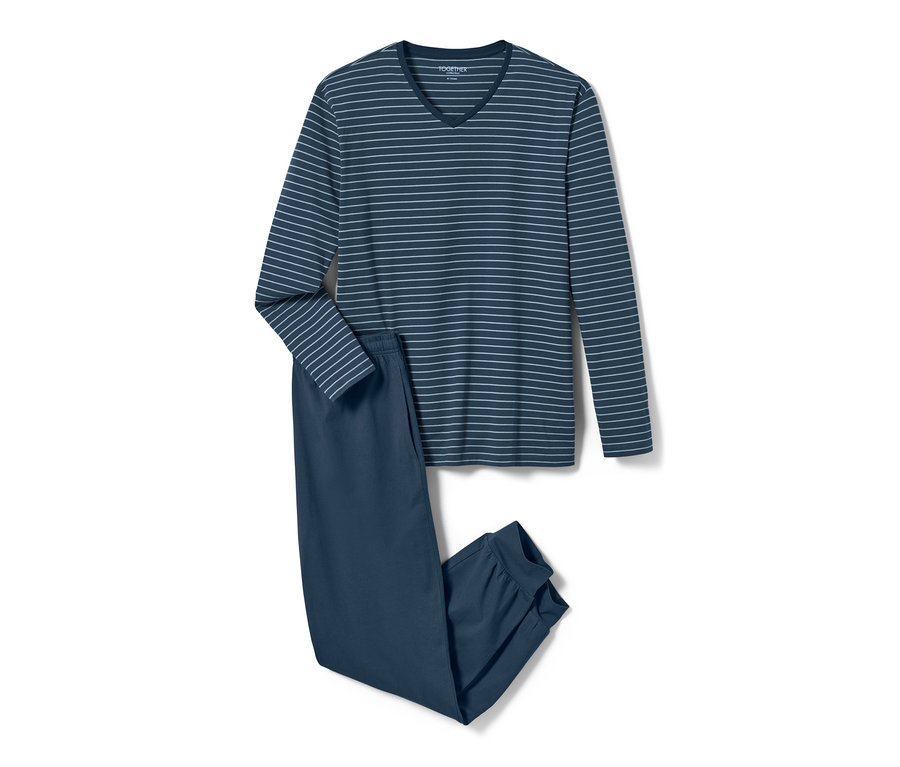 Pyjama bleu rayé.