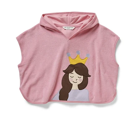 Poncho rose en éponge avec capuche et motif de princesse.