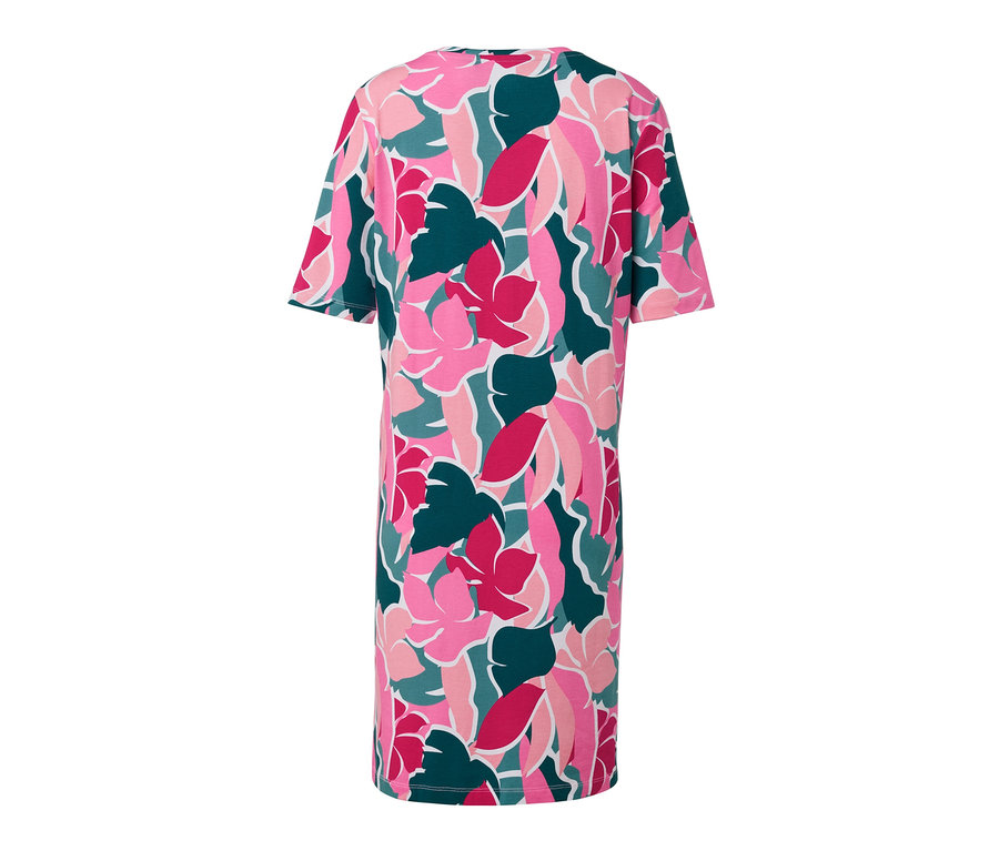 Chemise de nuit à motif floral.