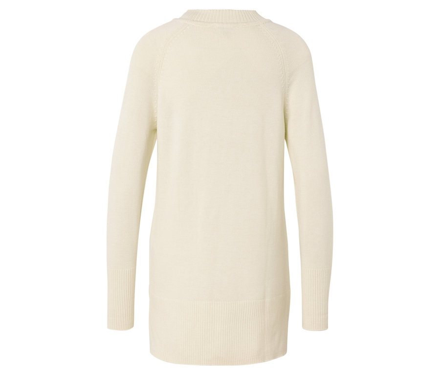 Vue arrière d'un long pull en maille crème.