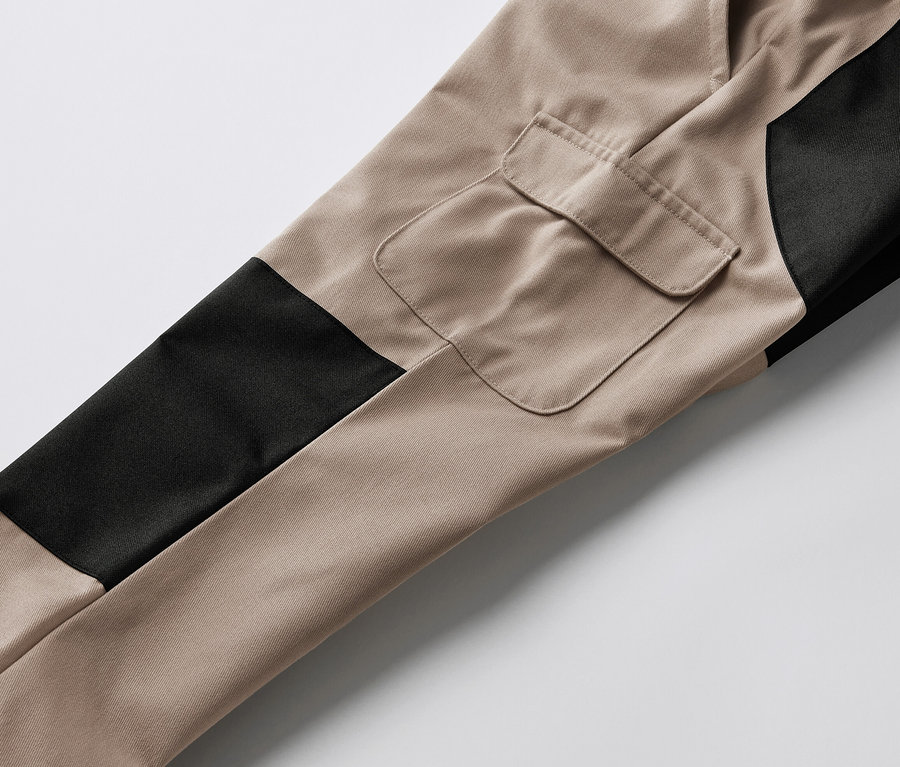 Détail d'un pantalon d'extérieur pour enfant