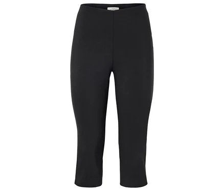 Legging noir trois-quarts sur fond blanc.
