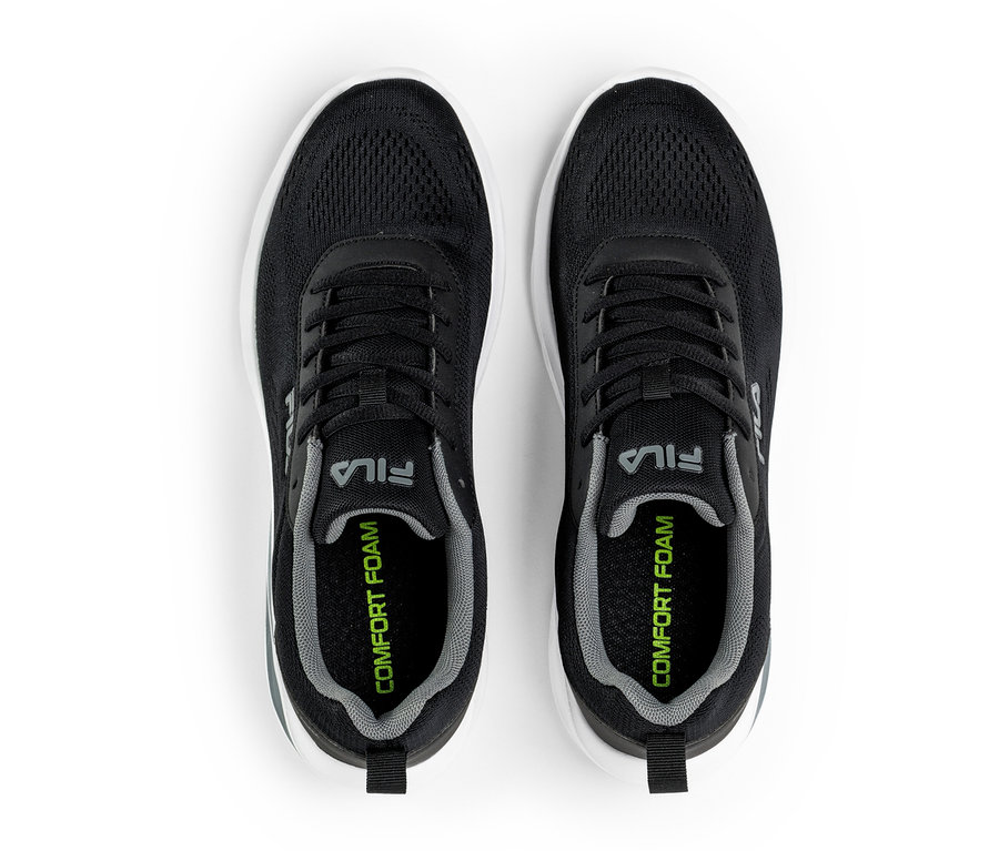 Deux sneakers FILA Specctris noires pour homme avec semelle blanche et semelle intérieure grise, vues du dessus.