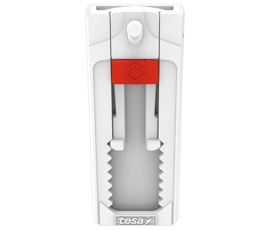 Gros plan d'un dérouleur de ruban adhésif Tesa blanc avec un accent rouge sur un fond blanc.
