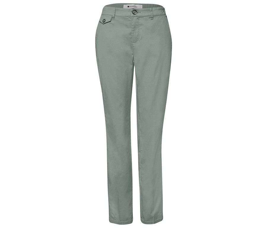 Un chino menthe Street One sur fond blanc.