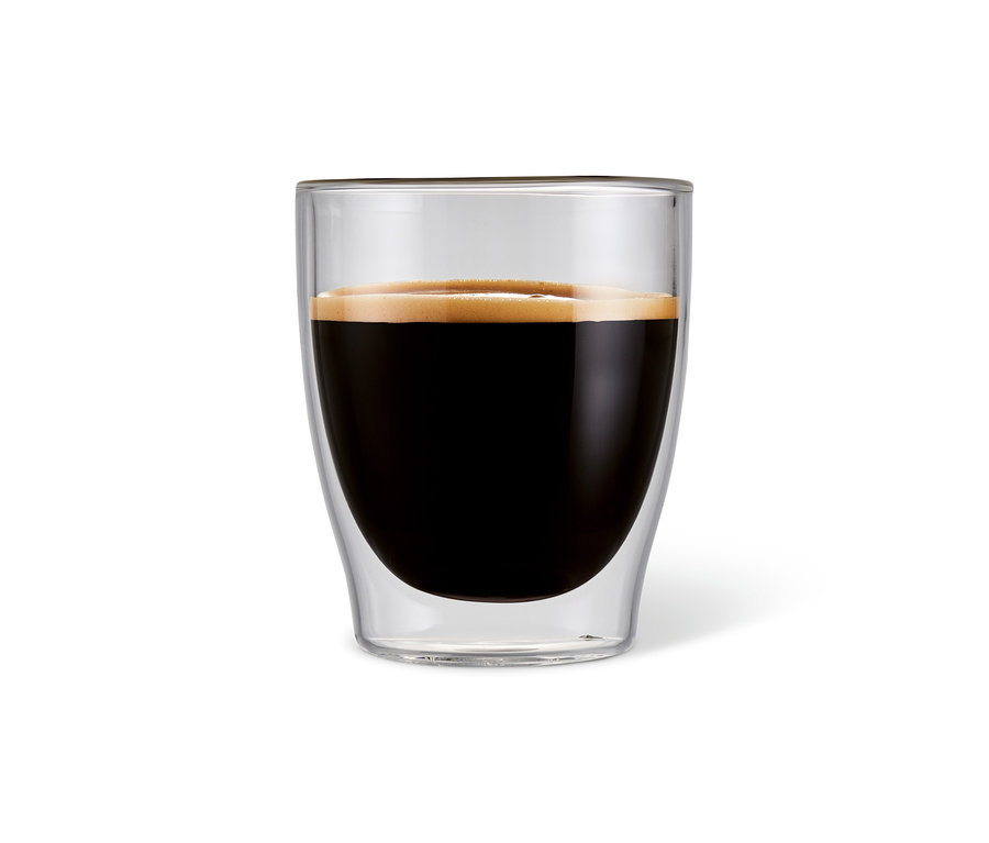 Expresso dans un verre à double paroi.