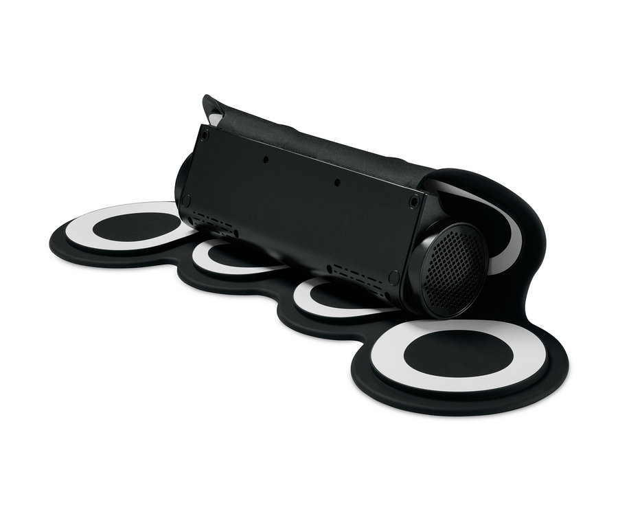 Kit de batterie électronique noir et blanc sur fond blanc.