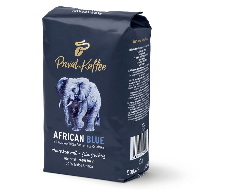 On voit un paquet de Privat Kaffee African Blue – 500 g en grains avec un motif d'éléphant.