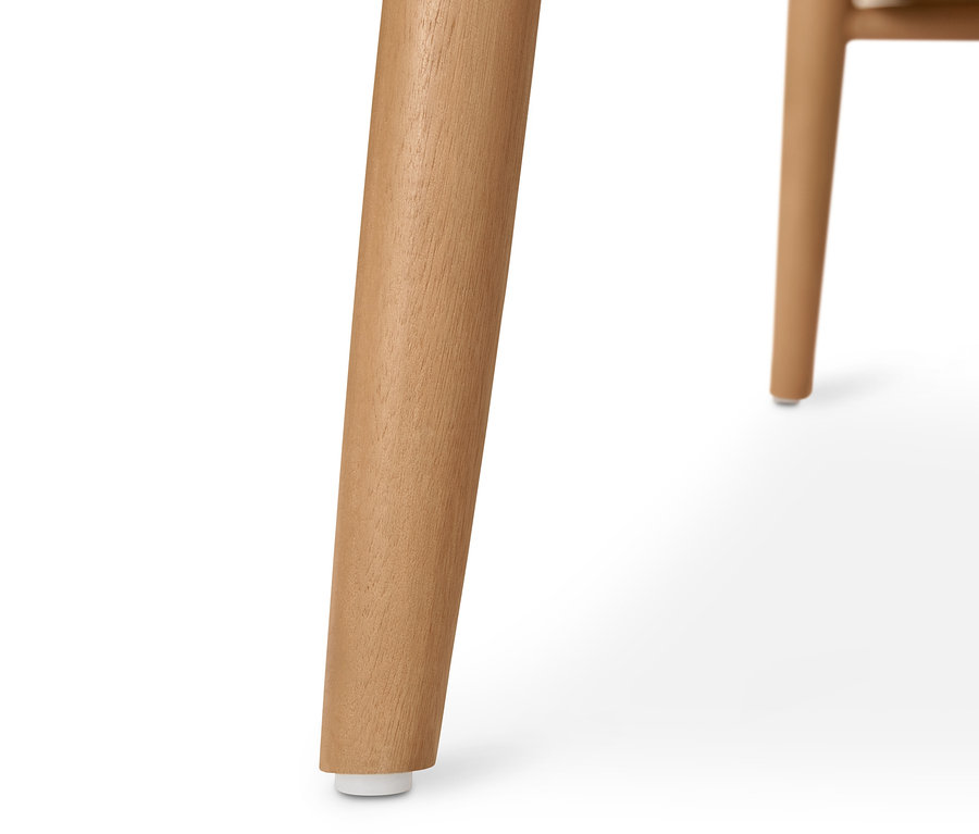 Gros plan sur deux pieds d'une table console à 2 niveaux.