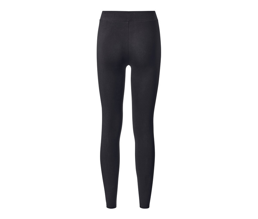 Legging de sport noir vu de derrière.
