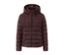 Veste matelassée à capuche marron foncé.