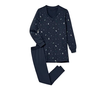 Pyjama avec legging bleu marine à imprimé de Noël avec des rennes, des étoiles et des arbres.